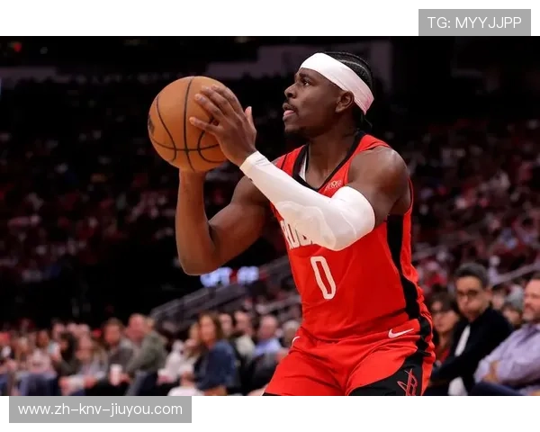 火箭队77号球员的个人表现和背景资料是什么